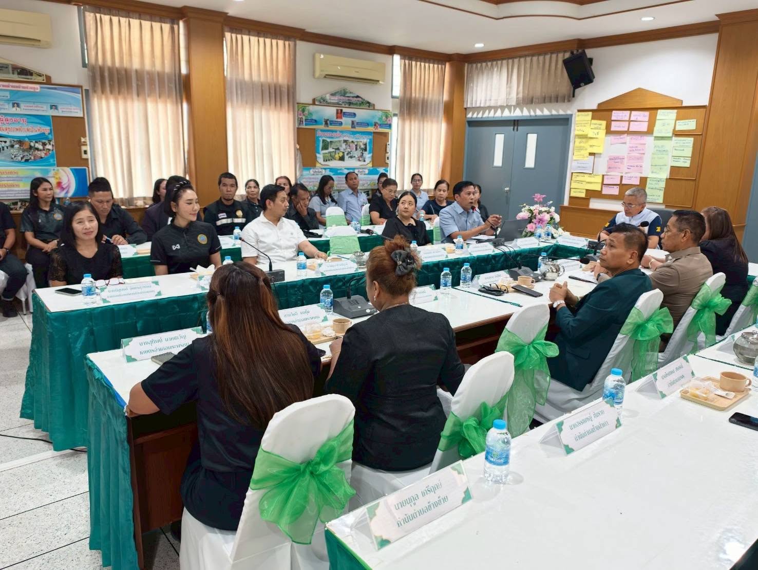 สำนักงานพัฒนาชุมชนอำเภอพระพรหม : เข้าร่วมประชุมคณะกรรมการพัฒนาคุณภาพชีวิตระดับอำเภอ (พชอ.)